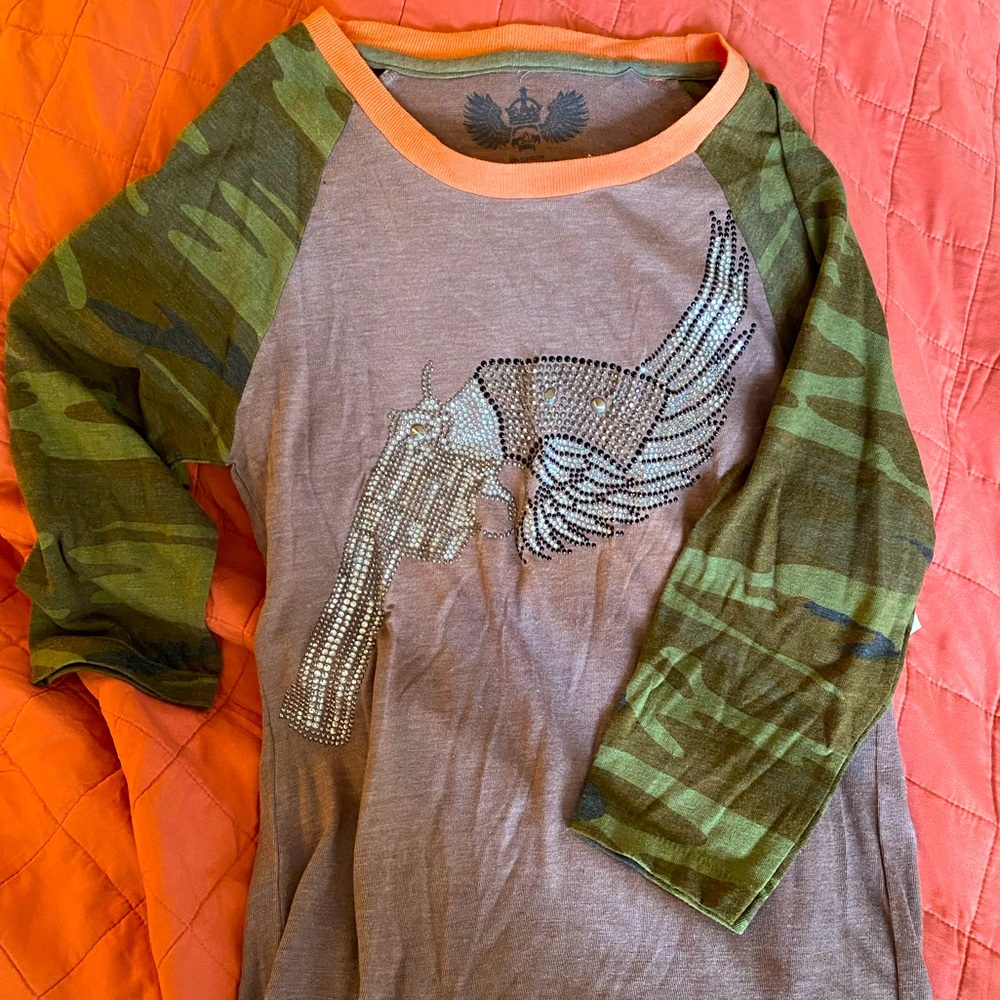 Camo baseball T-shirt with winged pistol